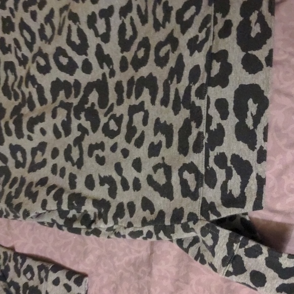 Love & Legend Plus Size 3X Animal Print Sweater W/ Pockets - Picture 14 of 15